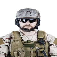 Izbliza slika bradde posebnog ratnog operatera u zaštitnoj kacigi. Print postera Oleg Zabielin StockTrek