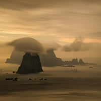 Vaeroy Islands u Cloudy Sunset, Lofoten, Nordland, Norveška Poster Print