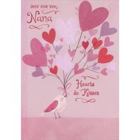Dizajnerski pozdrav srca i poljupci: ptica holding buket ružičaste, crvene i ljubičaste pjenušavih srčana karata za valentinovo za nanu
