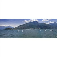 Jedrilice u jezeru jezero Como Como Lombardija Italija Poster Print do - 12