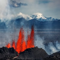 Vulkano erupcija u vrtići Holuhraun u blizini Bardarbunga Vulcano, Island Poster Print