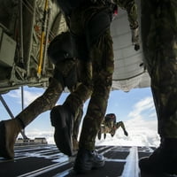 Rumunski padobranci izvedu halo skok iz C-130J super Hercules print