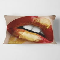 Art DesimanArt 'Plump Wotna usne sa crvenim i zlatnim' modernim jastukom od tiskanog bacanja