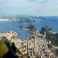 Visok kutni pogled na grad sa planinom Sugarloaf u pozadini, uvala Guanabara, Rio de Janeiro, Brazil Poster Print