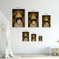 Osmjeh Art Dizajn Portret kraljevske puge sa krunom i epagneul Bretonom odjevenom psom Žvakanja narančastom