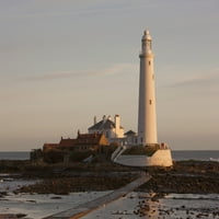 Svjetionik na ostrvu Svete Marije; Northumberland England Poster Print