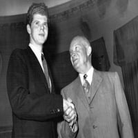 Pijanista van Cliburn posjećuje predsjednika Dwight Eisenhower u istoriji Bijele kuće