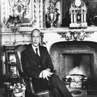Francuski predsjednik Valery Giscard d'Estaing isporučio je 'Fireside Chat' iz elisee palače. Emitovana