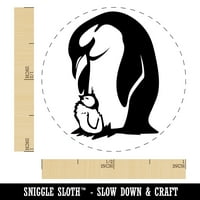Slatka car pingvin majka sa bebi pilićem samo-inkinga gumenim mastilom mastilom - crvena tinta - velika